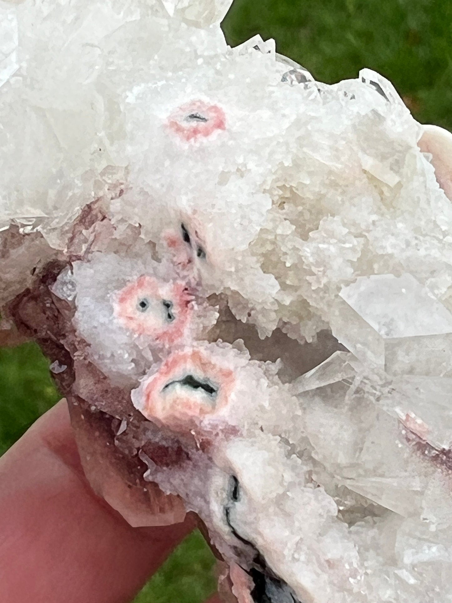 Large Apophyllite Fairy Bed with points like diamonds, new, stalactite eyes, high vibration crystals, gifts, altar, 3.5x1.75”