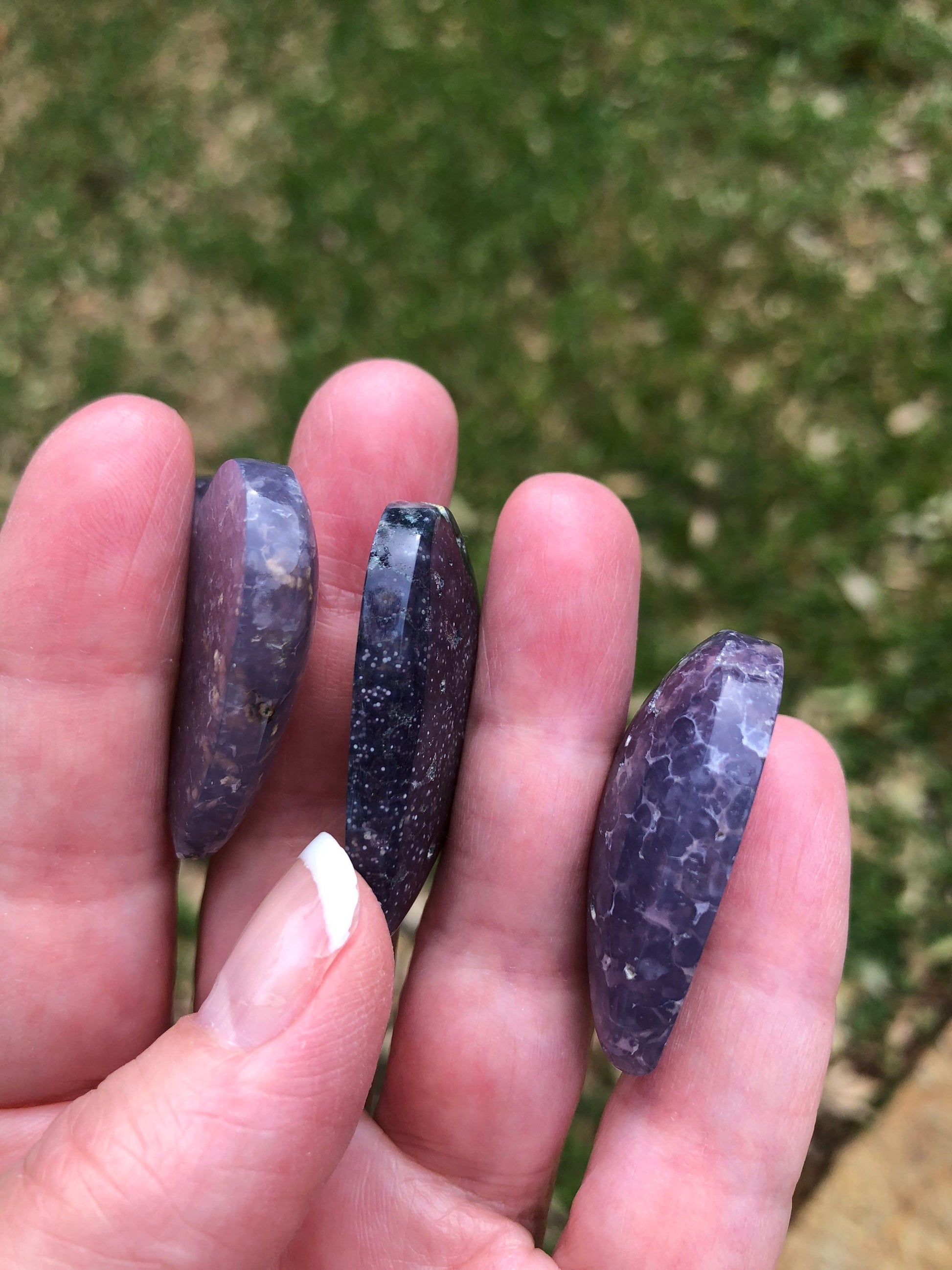 Purple Grape Agate Heart, 1.25 inches across, 15 grams