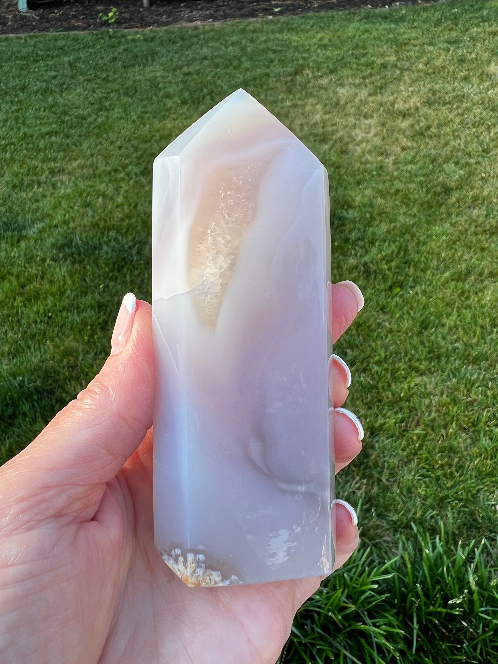 Druzy Agate Tower, 7.2 ounces, gorgeous lavender and rose agate, high vibration crystals, altar, gifts, crystal healing