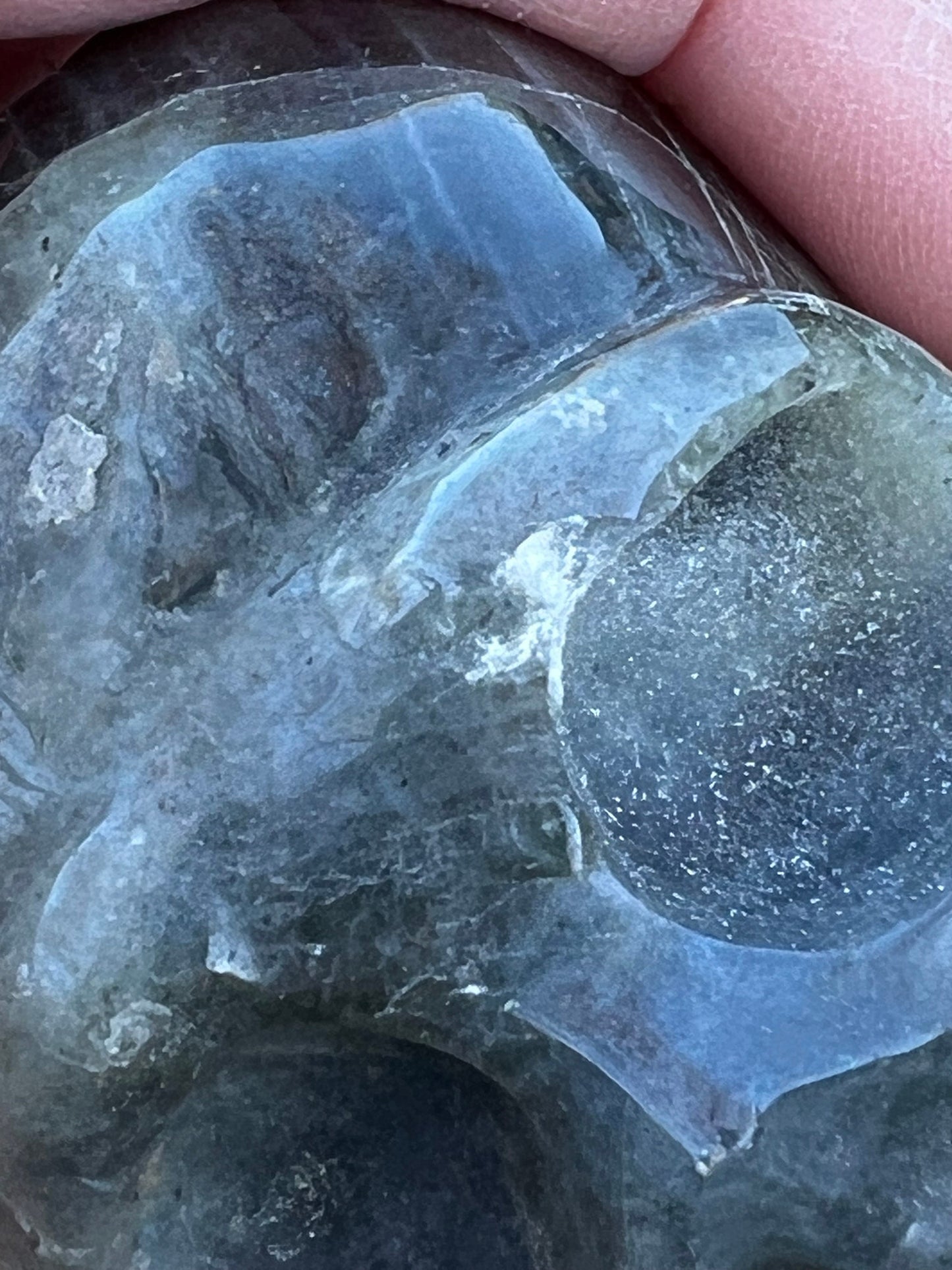 Labradorite Skull, 3x2”, gorgeous rainbow flash, new, high vibration healing, spiritual tools